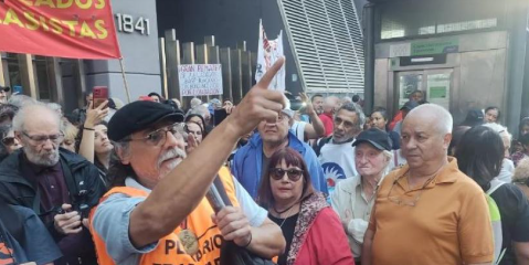 Nueva marcha de jubilados al Congreso termina con un periodista&nbsp;herido