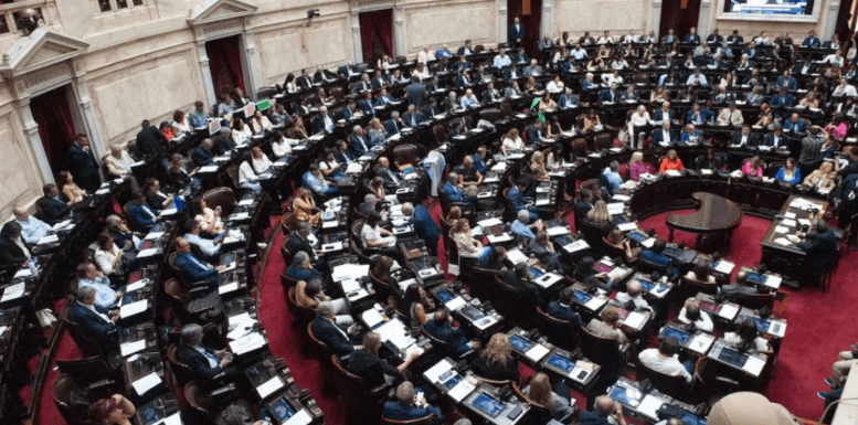 El Senado homenajea al Papa Francisco tras postergar la Ficha&nbsp;Limpia